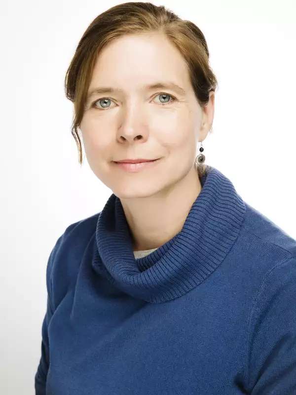 Ellen Morris headshot